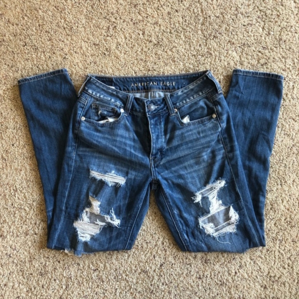 Women's American Eagle Ripped Jeans